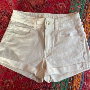 American Eagle Hi-Rise White shortie shorts size 2